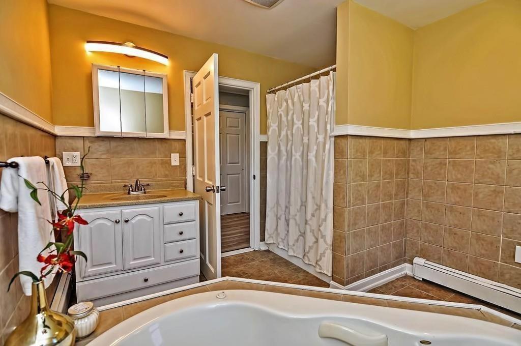 Charming Cottage Historic Falmouth Cape Cod Near Beach And Downtown 2Br 1Bath Deck Kültér fotó